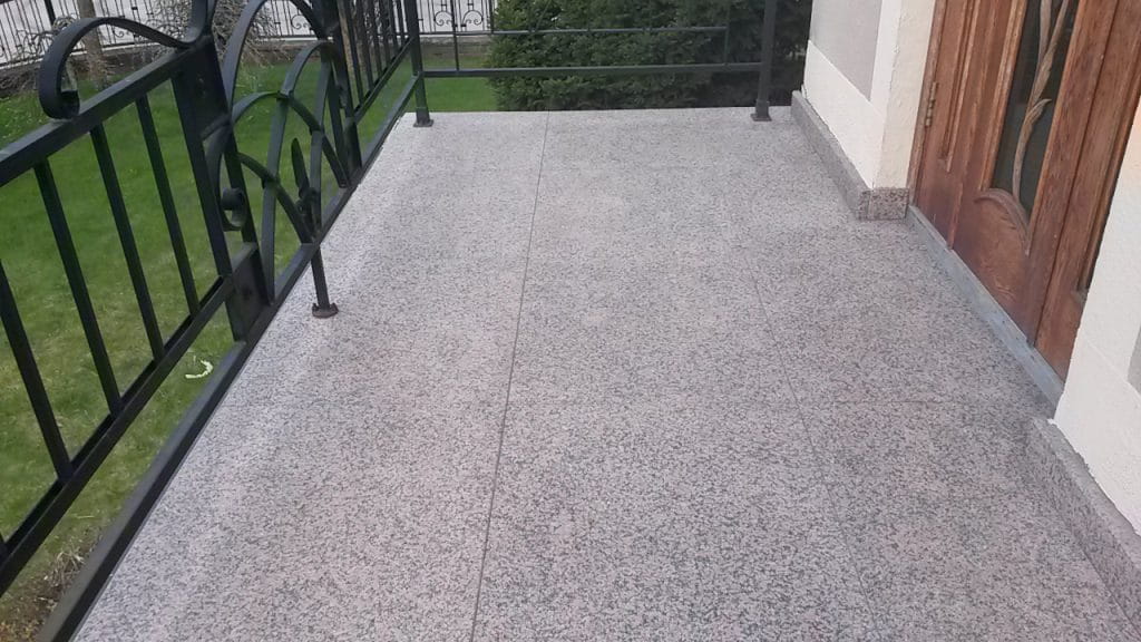puhastatud väline graniittrepp