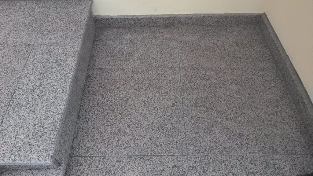 puhastatud graniittrepp