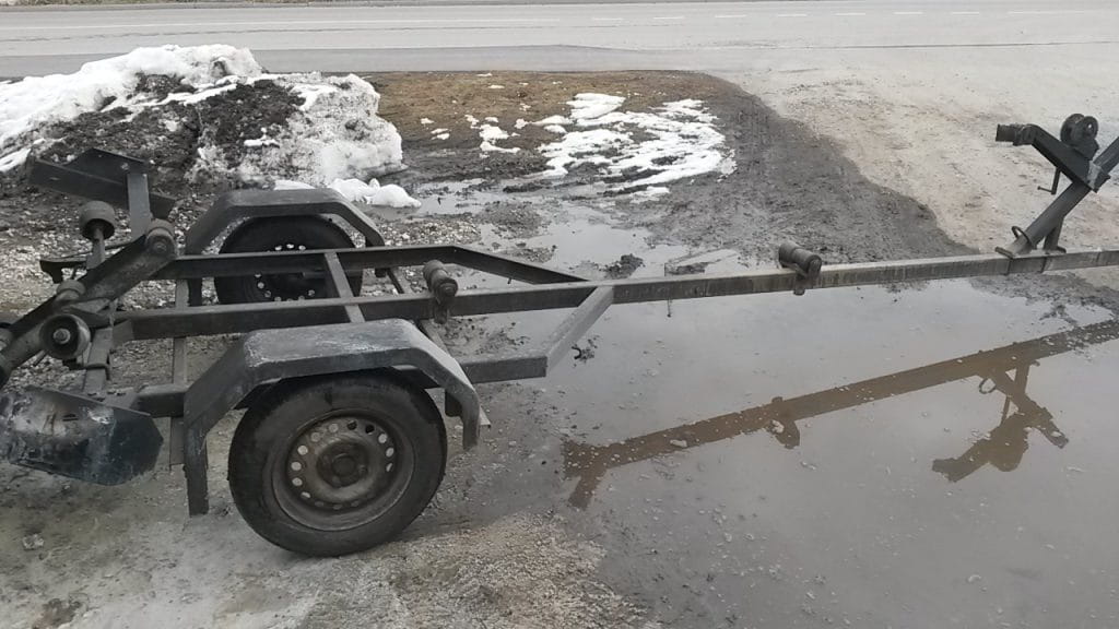 määrdunud järelhaagis