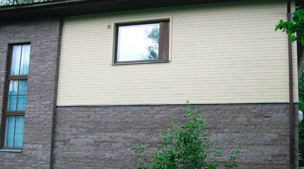 väline puidust majasein