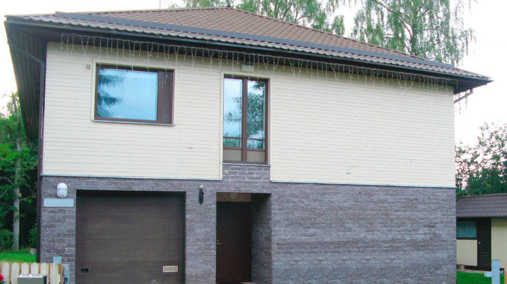 vana värviga majasein