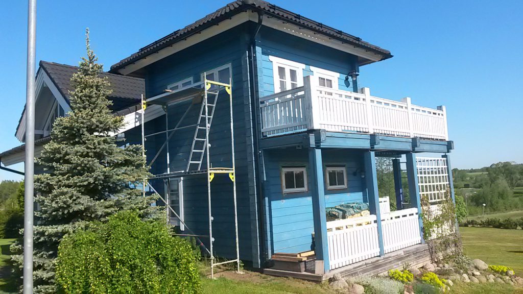 sinine palkmaja töid ootamas