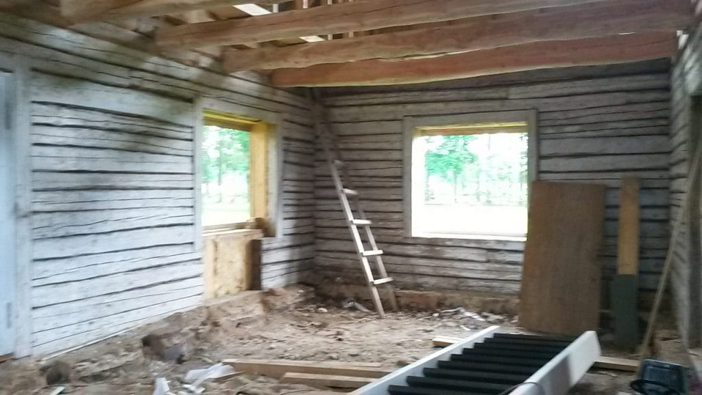 tööd ootavad puitaknad